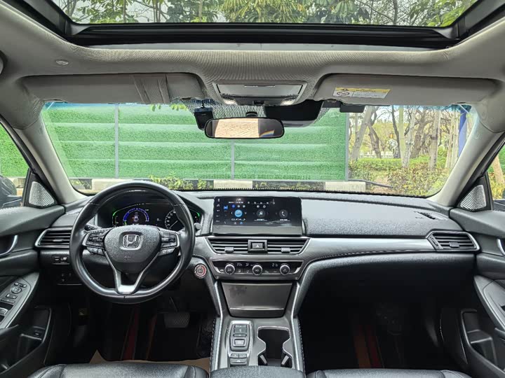 Фото 8 - Honda Accord