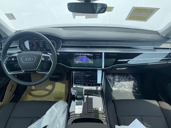 Фото 4 - Audi A8