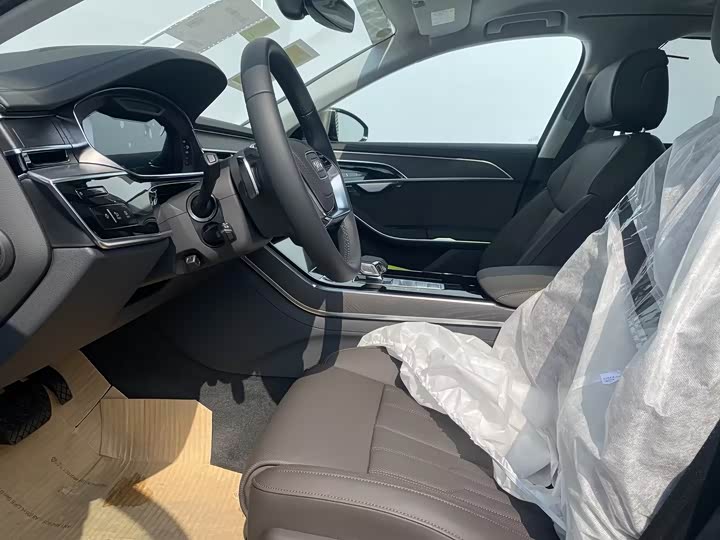 Фото 5 - Audi A8