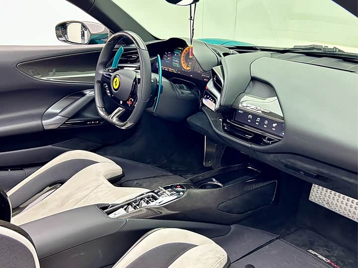 Фото 17 - Ferrari SF90