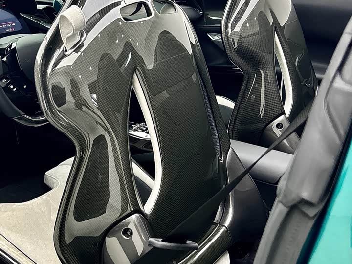 Фото 21 - Ferrari SF90