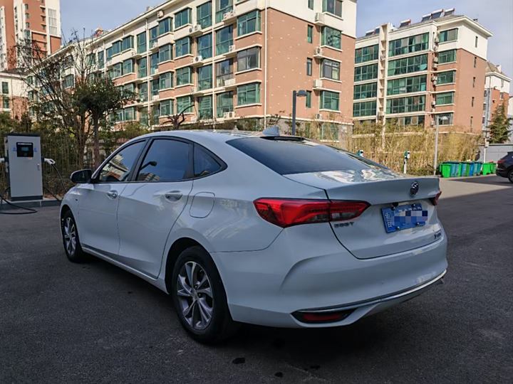 Фото 9 - Buick Verano