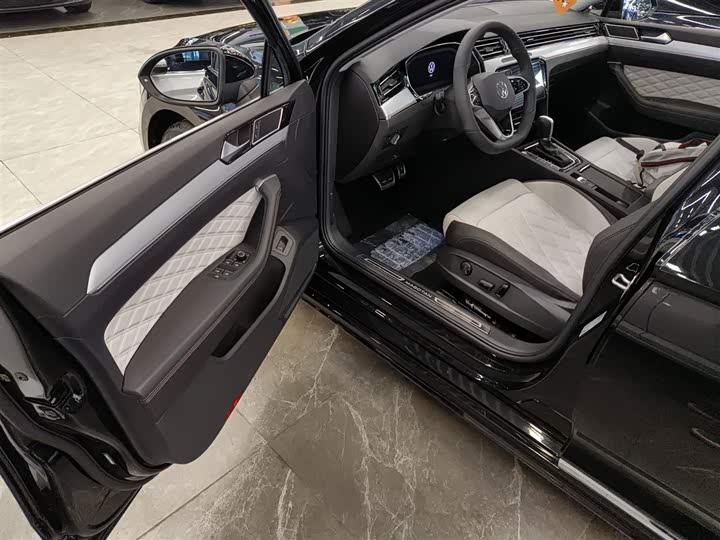 Фото 15 - Volkswagen Magotan