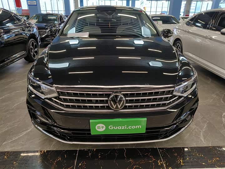 Фото 2 - Volkswagen Magotan