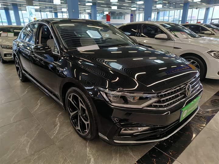 Фото 3 - Volkswagen Magotan