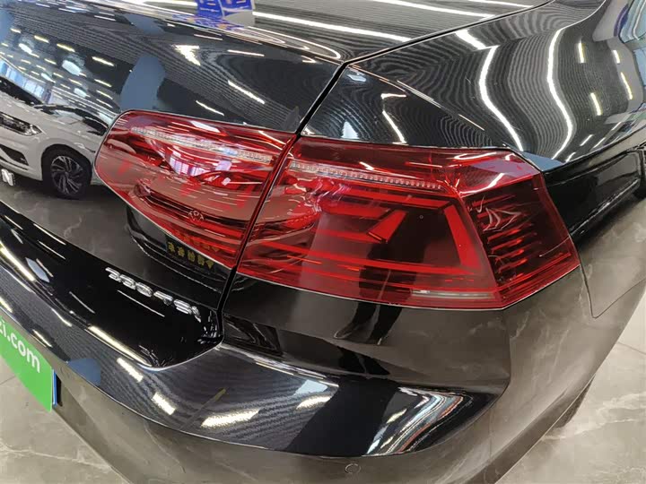 Фото 7 - Volkswagen Magotan