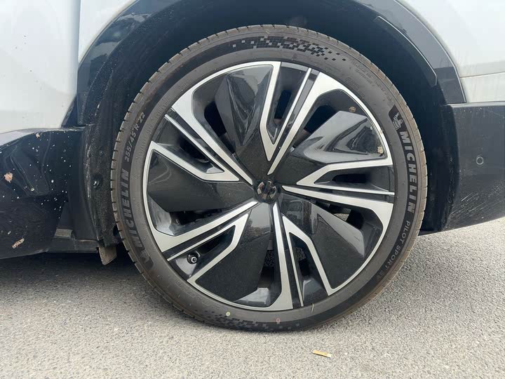 Фото 16 - HiPhi X