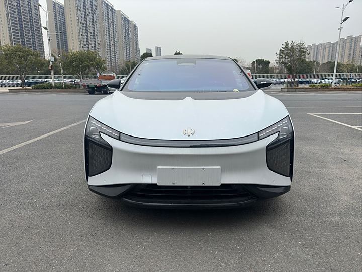 Фото 2 - HiPhi X