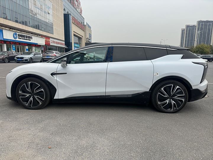 Фото 9 - HiPhi X