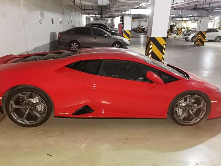 Фото 4 - Lamborghini Huracán
