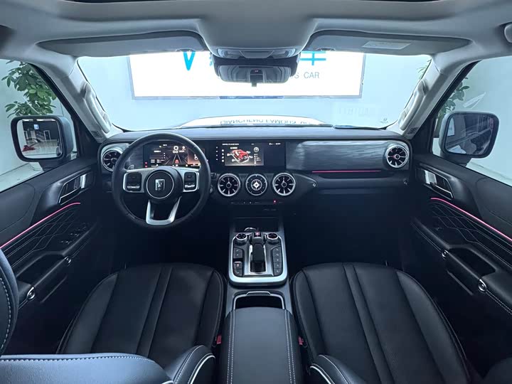 Фото 10 - Tank 300