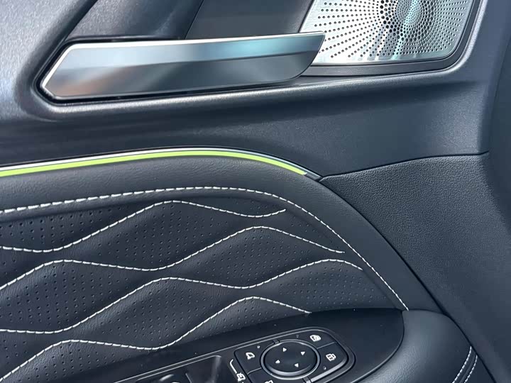 Фото 5 - Tank 300