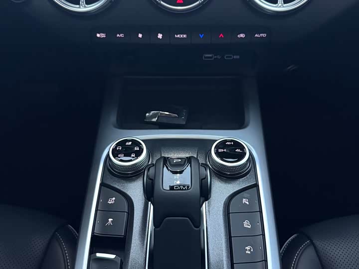 Фото 9 - Tank 300