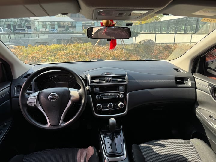 Фото 15 - Nissan Tiida