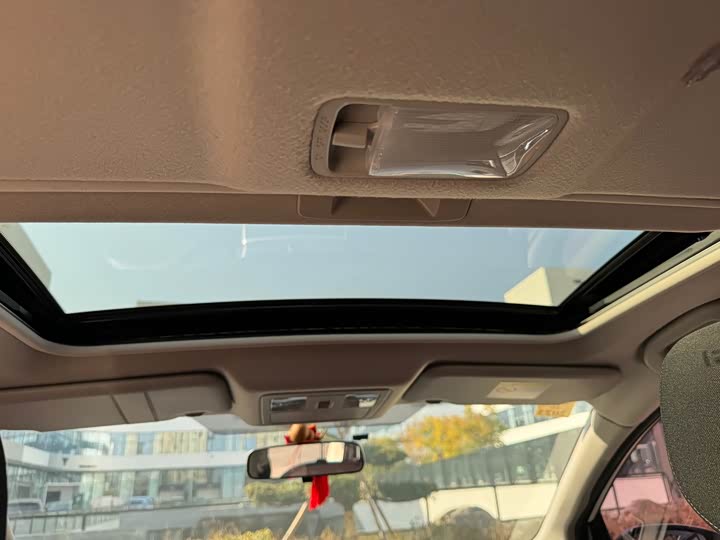 Фото 16 - Nissan Tiida