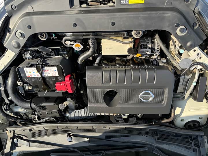 Фото 18 - Nissan Tiida