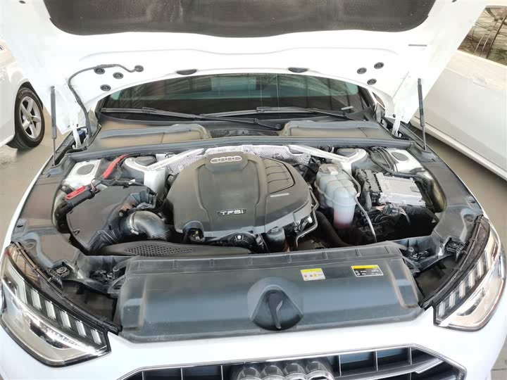 Фото 12 - Audi A4L