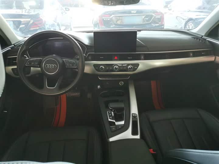 Фото 15 - Audi A4L