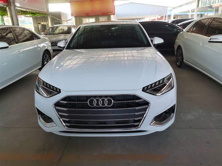 Фото 5 - Audi A4L