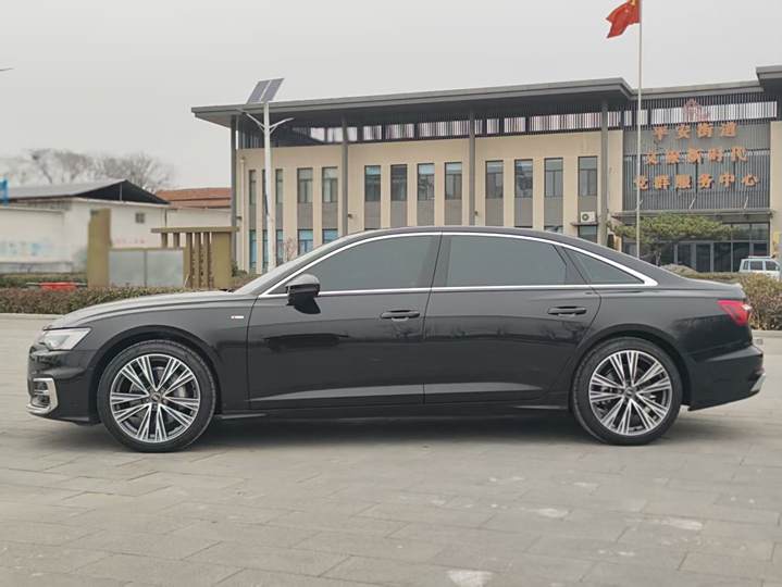 Фото 4 - Audi A6L