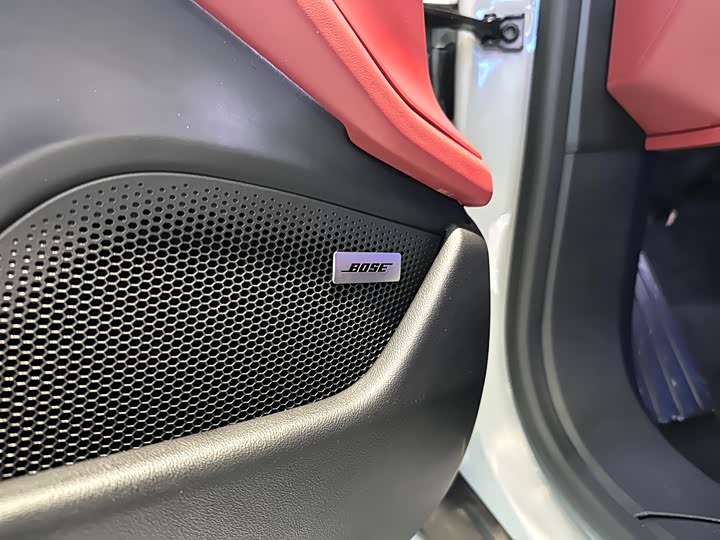 Фото 21 - Porsche Taycan