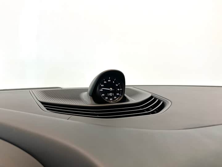 Фото 25 - Porsche Taycan