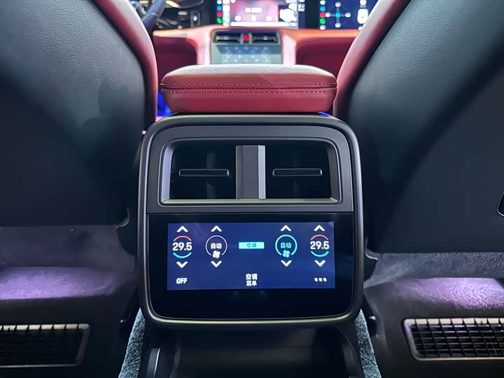 Фото 30 - Porsche Taycan