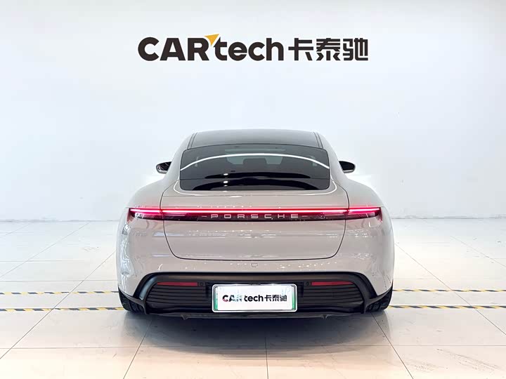 Фото 6 - Porsche Taycan