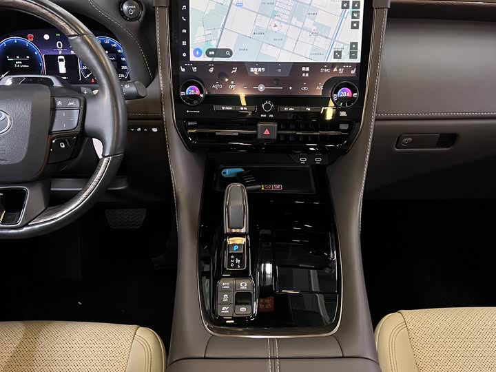 Фото 16 - Toyota Alphard