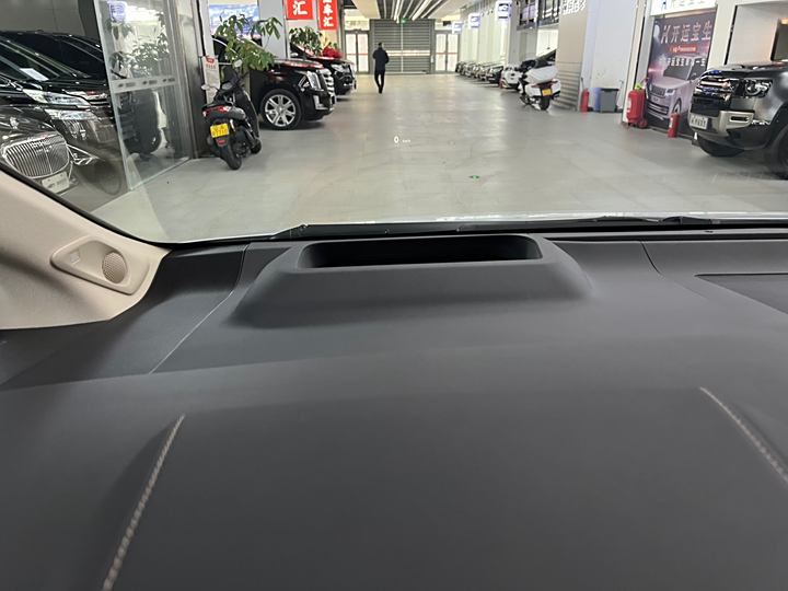 Фото 24 - Toyota Alphard