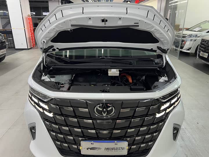 Фото 26 - Toyota Alphard