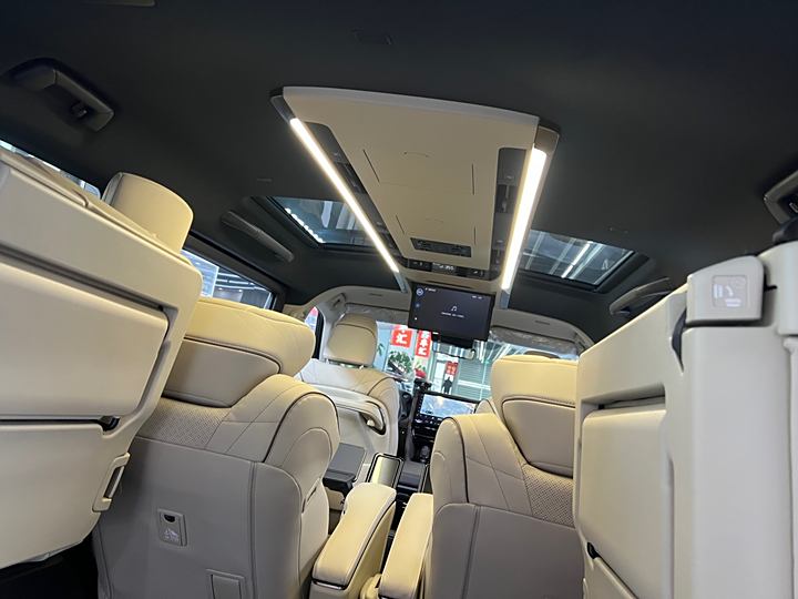 Фото 9 - Toyota Alphard