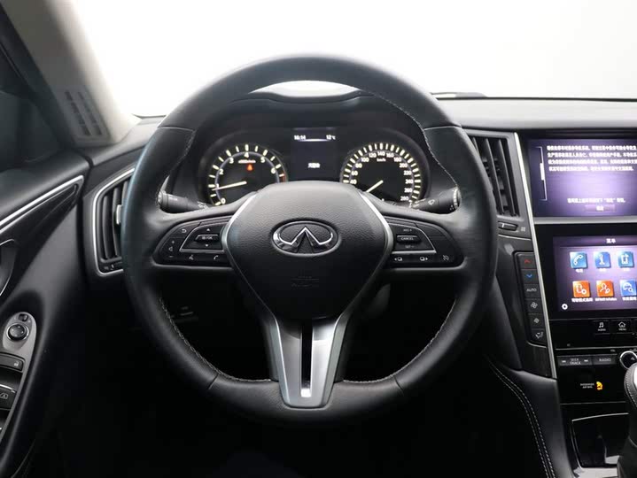 Фото 18 - Infiniti Q50L