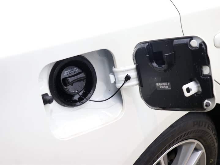 Фото 28 - Infiniti Q50L