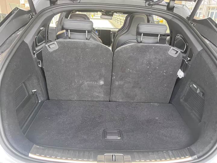 Фото 14 - HiPhi X