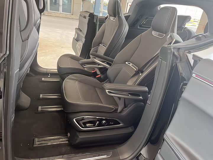 Фото 15 - HiPhi X