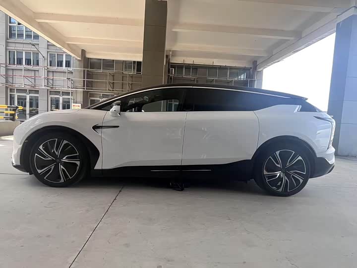 Фото 7 - HiPhi X