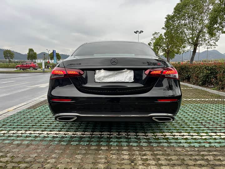 Фото 19 - Mercedes-Benz E-Class