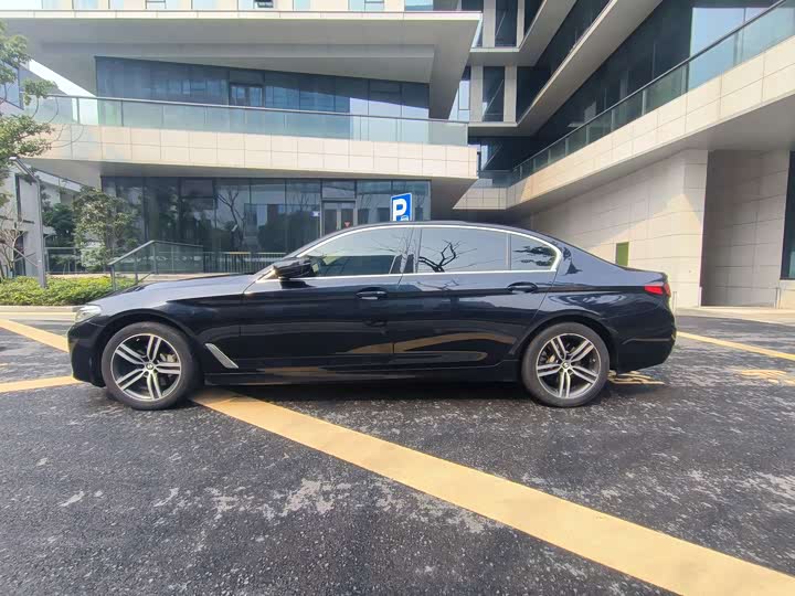 Фото 12 - BMW 5 Series