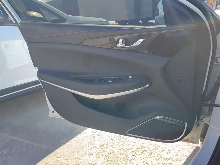 Фото 26 - Changan Raeton CC