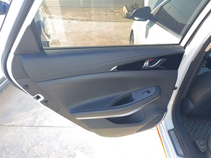 Фото 27 - Changan Raeton CC