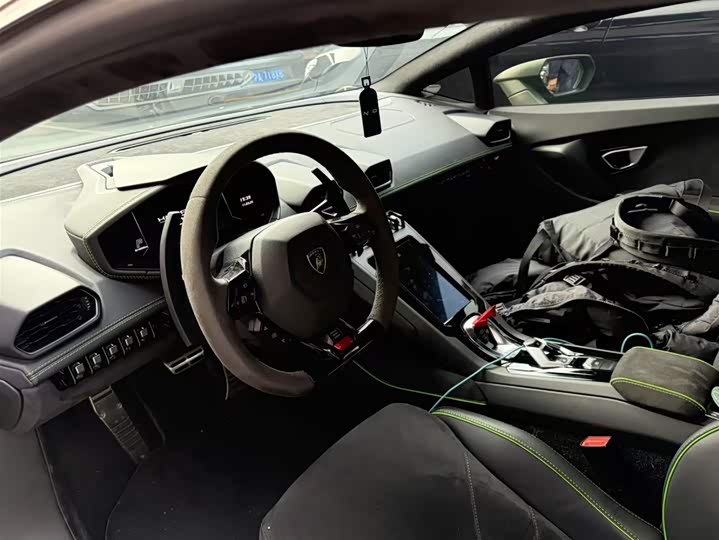 Фото 10 - Lamborghini Huracán