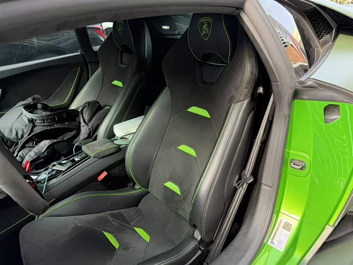 Фото 9 - Lamborghini Huracán