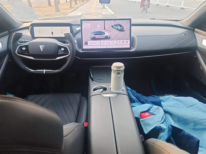 Фото 12 - Changan Deepal SL03