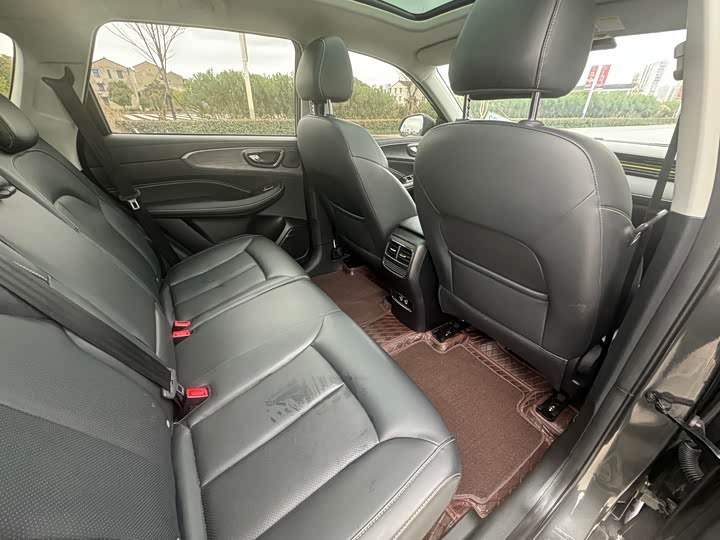 Фото 10 - Roewe RX5