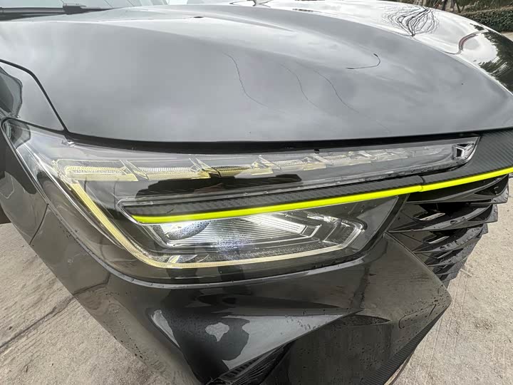 Фото 13 - Roewe RX5