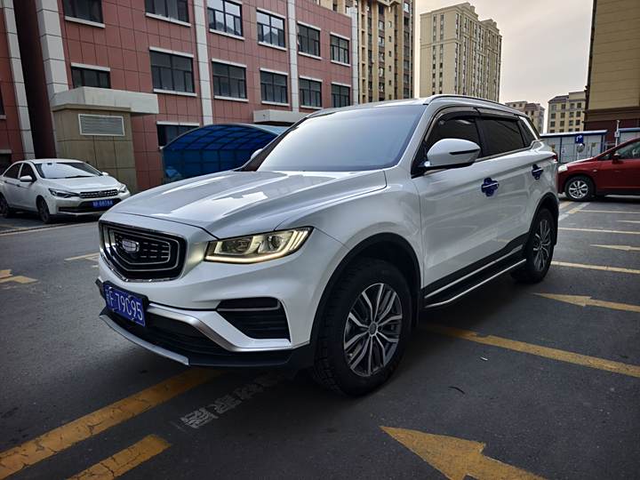 Фото 1 - Geely Atlas