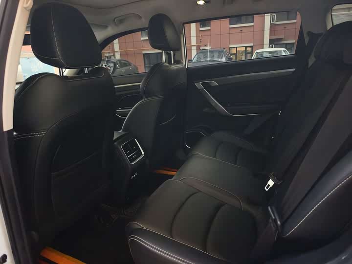 Фото 5 - Geely Atlas