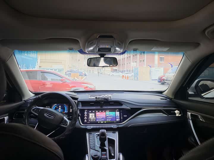 Фото 6 - Geely Atlas