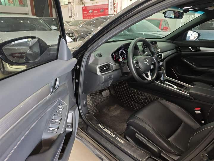 Фото 16 - Honda Inspire